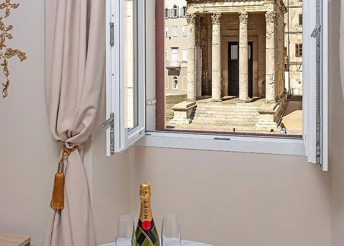 Augustus Forum View Pula