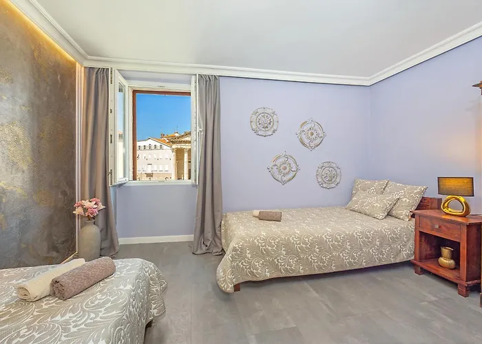 Augustus Forum View Pula