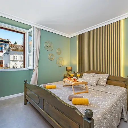 아파트 Augustus Forum View 풀라