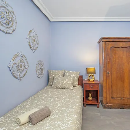 Augustus Forum View 아파트 풀라