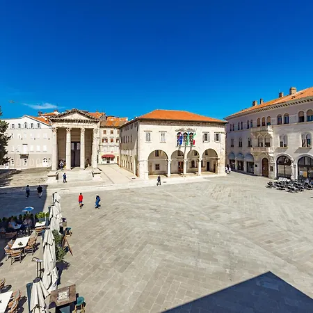 Апартаменты Augustus Forum View