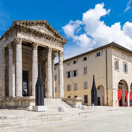 아파트 Augustus Forum View *