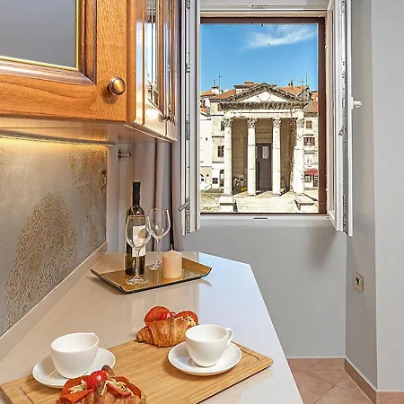 Augustus Forum View Daire Pula